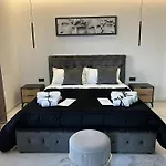 Diadema Luxury Gæstehus 4*